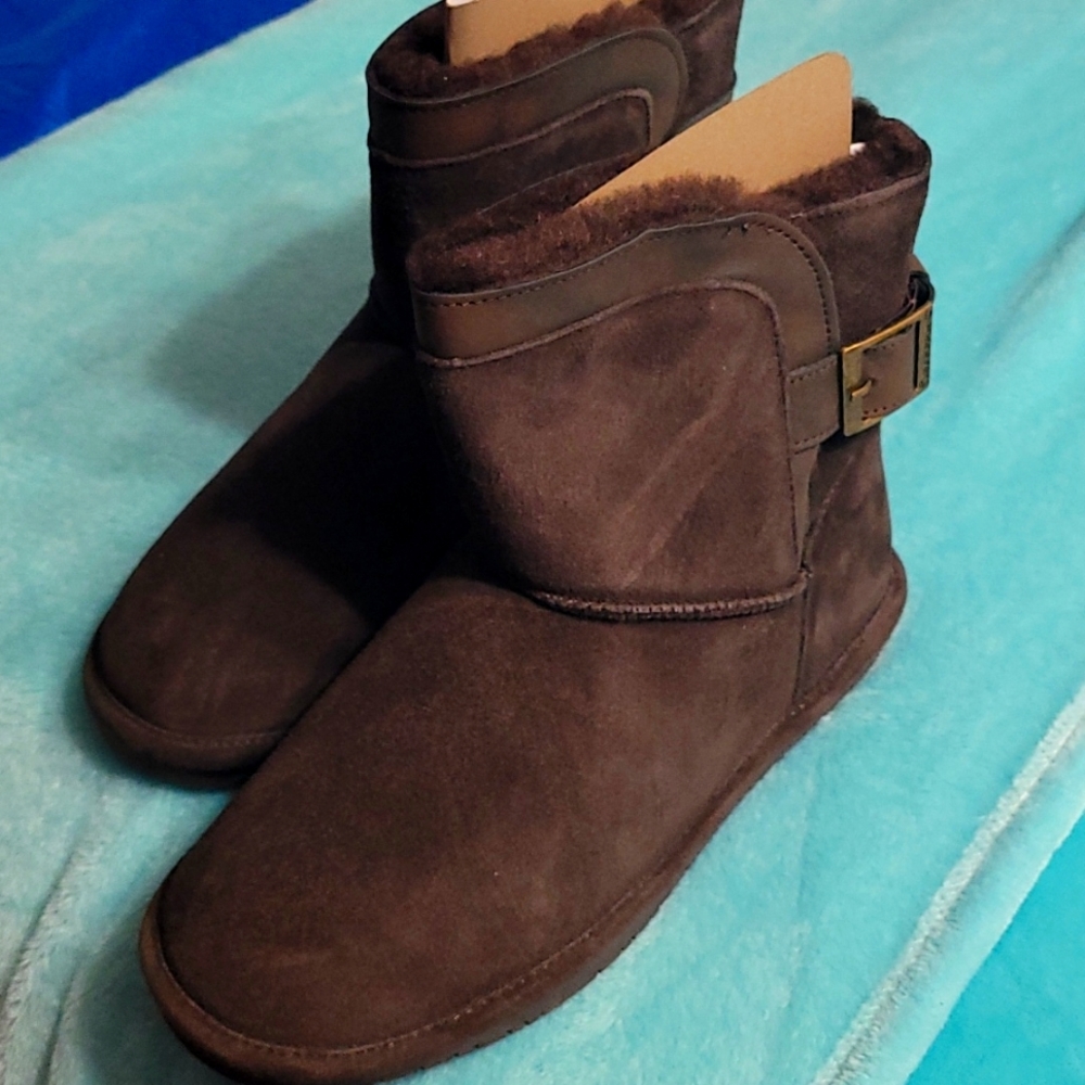 Brown short boots